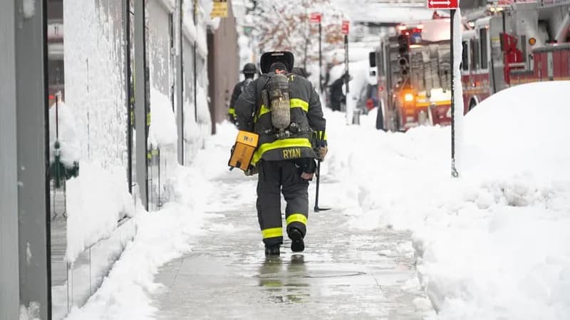 Massive Blizzard Paralyzes US Northeast, Leaving Two Dead and Thousands Without Power