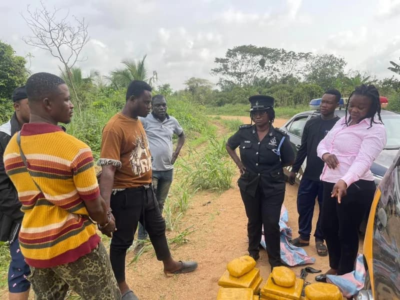 Police Integrity: Agona Swedru Officers Reject GH‵100,000 Bribe, Arrest Two with Massive Narcotics Haul