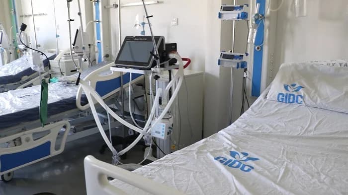 Ebola: Health Minister Akandoh assesses screening protocols at airport