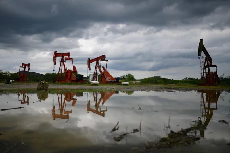 Ghana Cedi Under Pressure as Global Geopolitical Tensions Spike Oil Prices and Airline Operational Costs