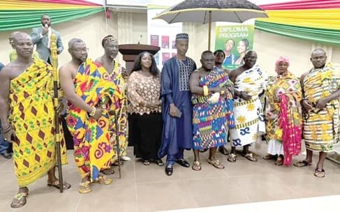 Martey Justice Akita (5th from right), the author; Barima Dr Addofo Kissi I (4th from right), Akyempimhehe of Kwahu Obo; Hajarah Daniels (4th from left), CEO, Larajah Publishers, and other dignitaries at the launch