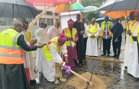 Rt Rev. Dr George Kotei Neequaye, Anglican Bishop of Tema, cutting the sod for work to begin on the new recreational centre