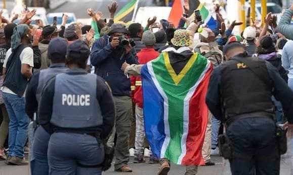 Ghana, Nigeria, and Uganda Launch Mass Evacuations Amid Escalating Xenophobic Violence in South Africa