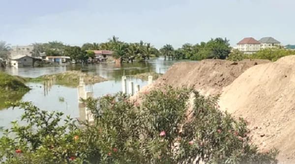 Planners accuse MMDAs of accepting fines instead of demolishing illegal structures