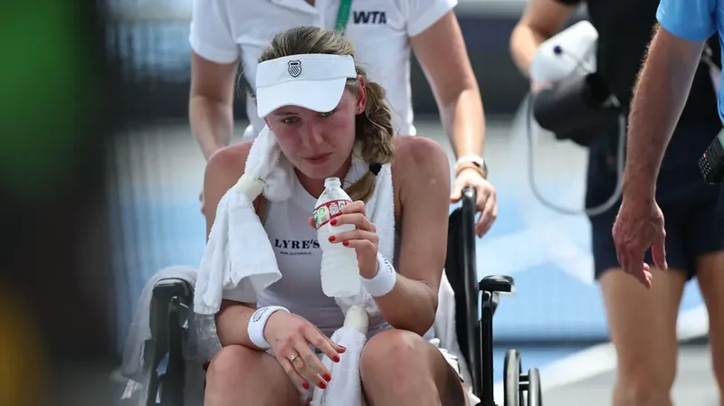 Tennis Star Ekaterina Alexandrova Collapses in Extreme Heat at Memphis Classic