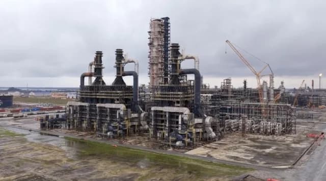 Dangote Group Expands African Footprint with $16bn Kenya Refinery and JSE Listing Plans