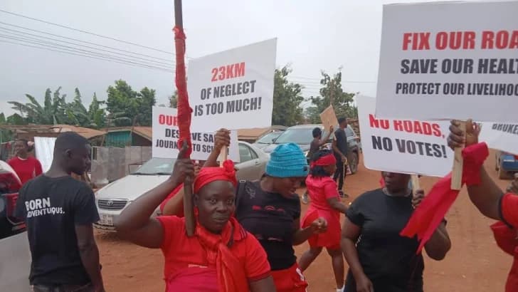 Dome-Kwabenya–Kitase residents protest over 20-year road neglect