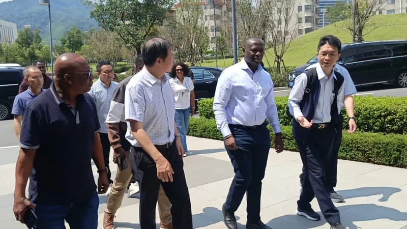 Lands Minister Armah-Kofi Buah Courts Zijin Mining for African Expansion and Proposes National EV Training Hub