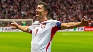 Robert Lewandowski Nets Hat-trick as Poland Crushes 10-Man Romania 6-0 in Nations League