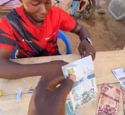 Bank of Ghana advises the public on what to do with torn cedi notes