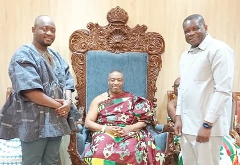 King Tackie Teiko Tsuru II ( seated), Ga Mantse, with Governs Agbodza (right), and his Deputy, Alhassan Suhuyini, during the courtesy call