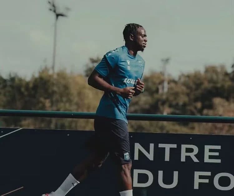 Marvin Senaya resumes on-pitch running after World Cup injury